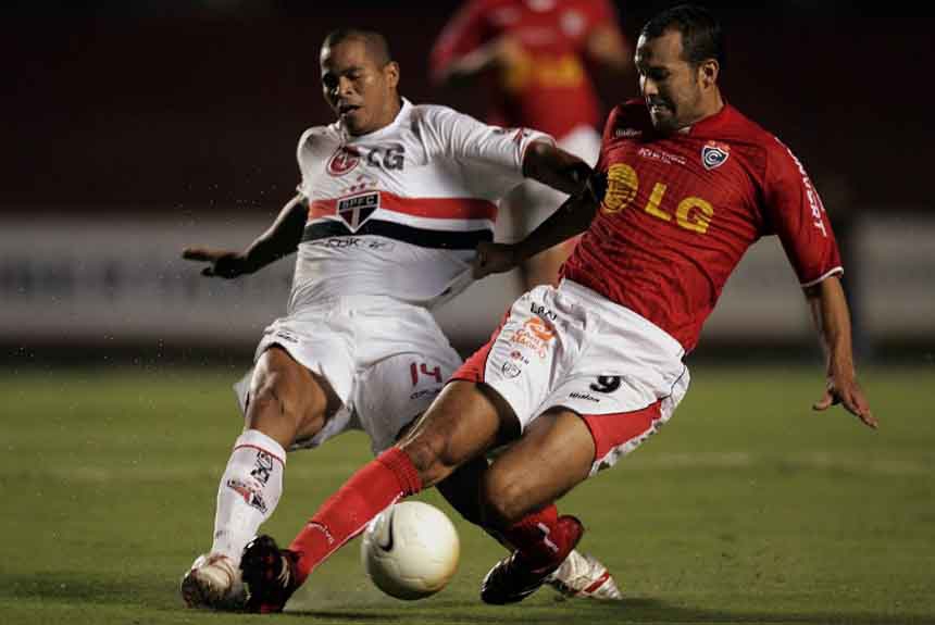A edição de 2006 teve 14 artilheiros com cinco gols. Alguns deles brasileiros: Aloísio do São Paulo, Fernandão do Inter, Marcinho e Washington do Palmeiras e Nilmar do Corinthians