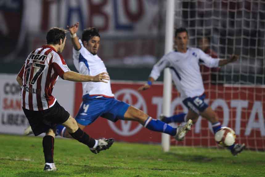 Mauro Boselli, com oito gols marcados, foi decisivo para a conquista do Estudiantes em 2009