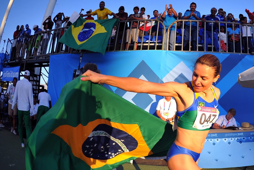 Maurren Maggi foi a primeira brasileira a conquistar o ouro no atletismo em uma Olimpíada. Foi em 2008, na China. Chegou a ser acusada de doping, mas conseguiu comprovar a sua inocência para voltar a brilhar