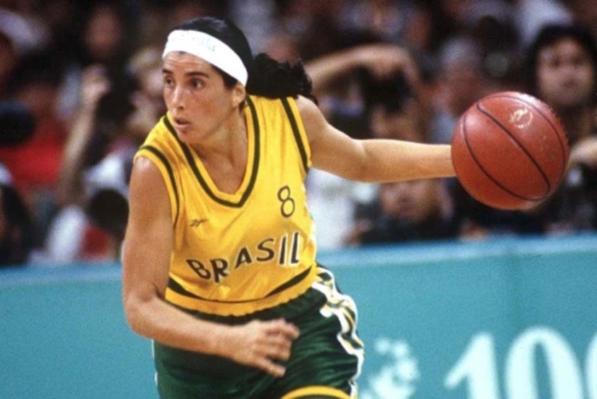 Mas não se pode falar de basquete brasileiro sem lembrar de Magic Paula, outra referência do basquete no Brasil.