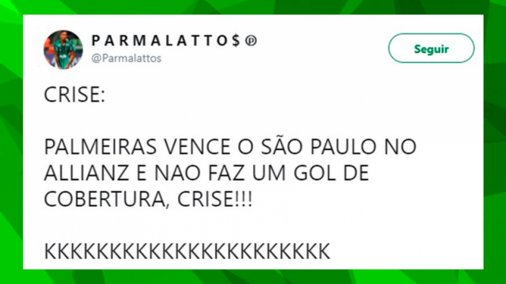 Torcedores do Palmeiras brincam após vitória sobre o São Paulo