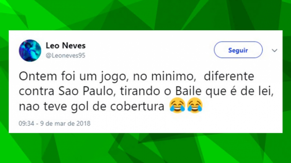 Torcedores do Palmeiras brincam após vitória sobre o São Paulo