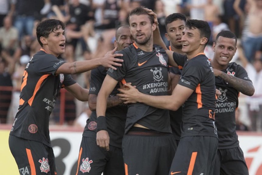 Botafogo-SP x Corinthians