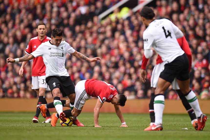 ROBERTO FIRMINO (LIVERPOOL): Em grande fase, o Liverpool enfrentou o Manchester United, no jogo mais esperado da rodada do Campeonato Inglês. Roberto Firmino foi o único brasileiro em campo. Seu desempenho foi abaixo de sua média, o atacante saiu sem gols