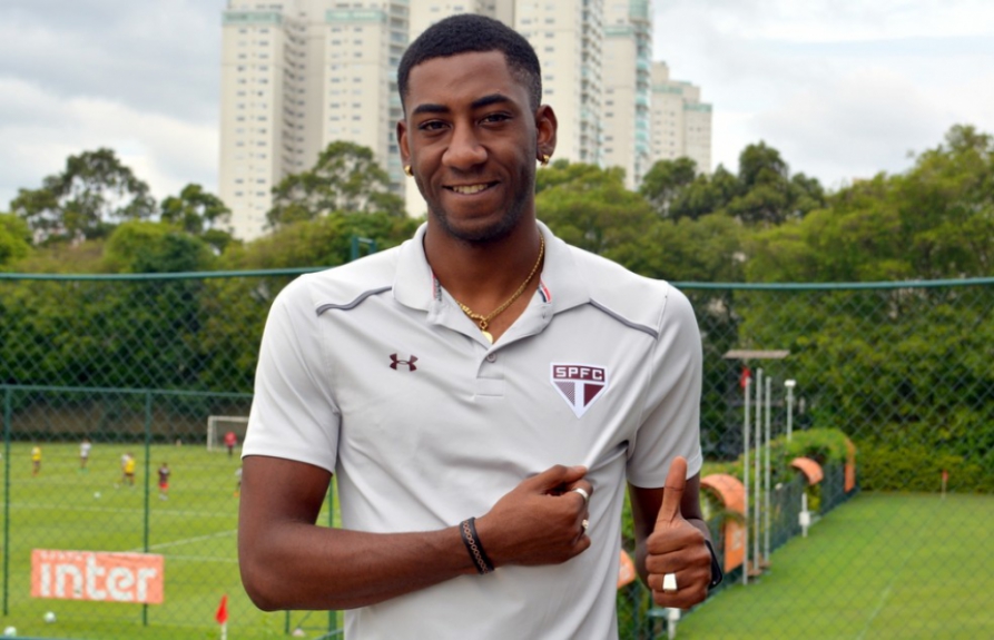Gonzalo Carneiro ainda precisa regularizar sua documentação para estar à disposição