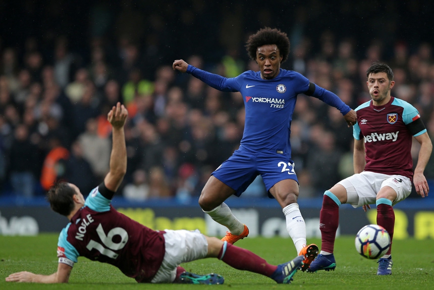 Willian (Chelsea) - O brasileiro teve uma atuação apenas razoável no empate em 1 a 1, com o West Ham. Willian continua sendo um dos jogadores mais perigosos do Chelsea. No jogo, foram cinco chutes a gol, mesmo número de Hazard.