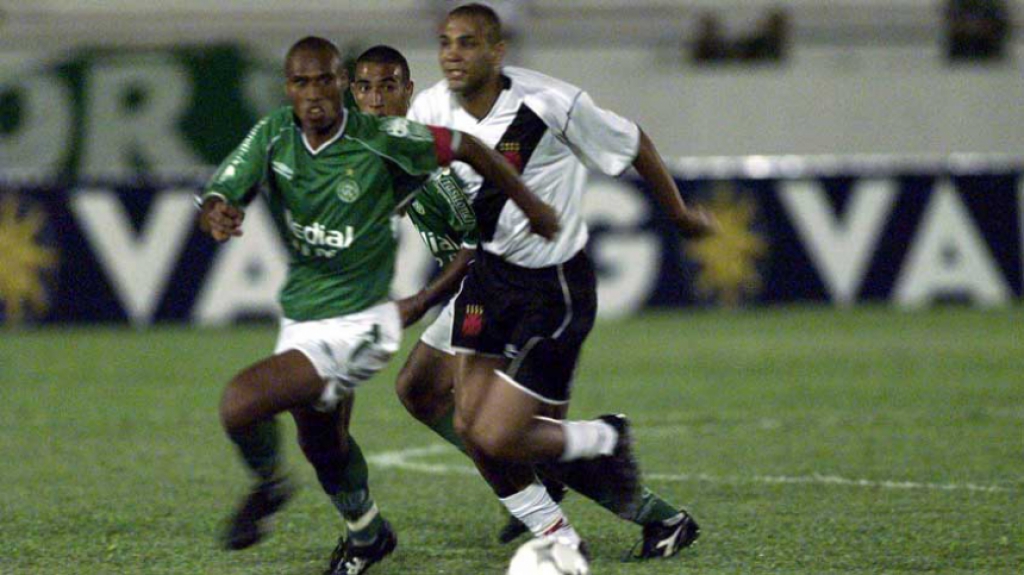 2003 - 35 gols / 12 partidas / 2,9 gols (Guarani 4 x 2 Vasco - 29/3/2003)