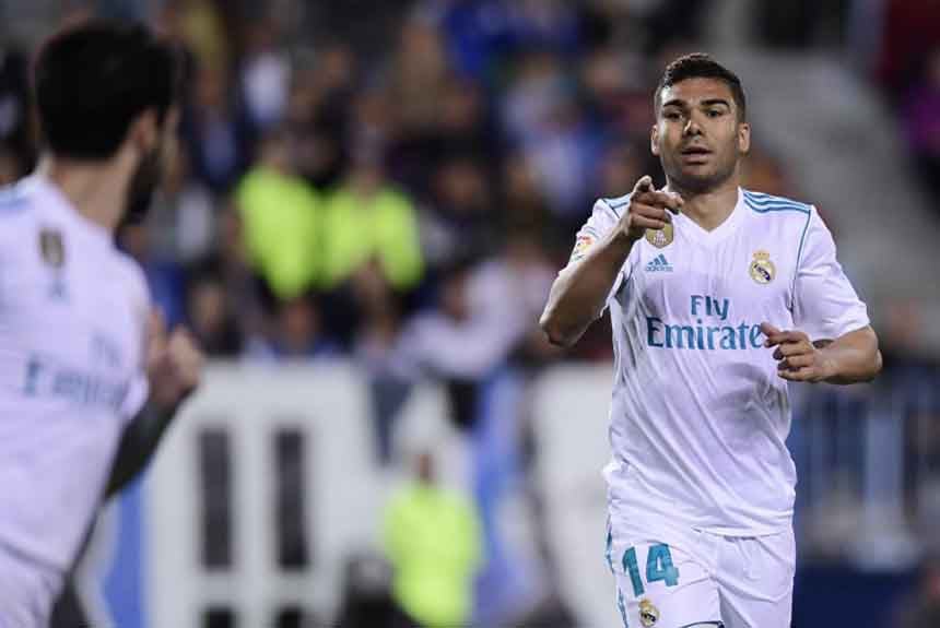 Casemiro (Real Madrid) - O Real Madrid viajou até Sevilha e perdeu a partida por 3 a 2. Apesar da derrota, Casemiro foi um dos melhores em campo junto com Sergio Ramos e Benzema, um dos poucos titulares do clube merengue em ação.