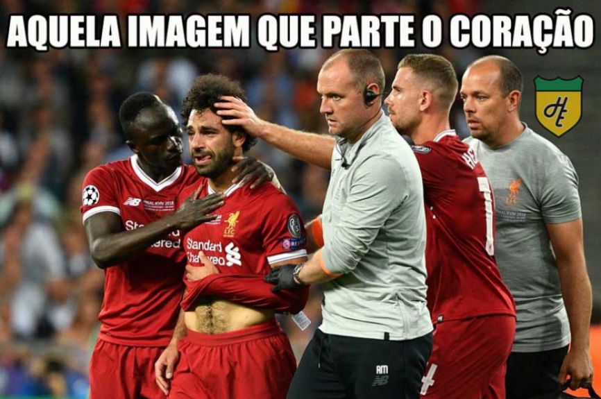 Memes e comentários agitaram as redes sociais após Mohamed Salah se machucar em lance com Sérgio Ramos