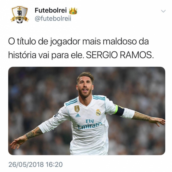 Memes e comentários agitaram as redes sociais após Mohamed Salah se machucar em lance com Sérgio Ramos