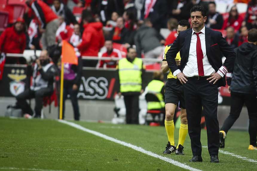 Há quem diga que Rui Vitoria também deixará o comando do Benfica. Mas o clube português tem o feito planejar a próxima temporada