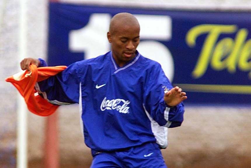 Zé Roberto deu a volta olímpica pelo Real Madrid na temporada 1997/1998