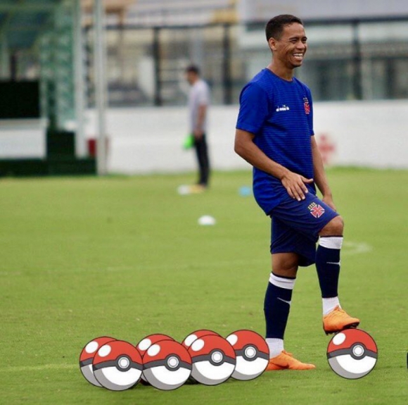 Vascaínos brincam com fase artilheira de Yago Pikachu