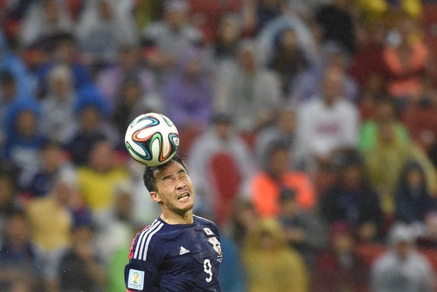 No Japão, Keisuke Honda fez o gol na derrota de 2 a 1 para a Costa do Marfim. Shinji Okazaki fez o de honra na goleada de 4 a 1 para a Colômbia