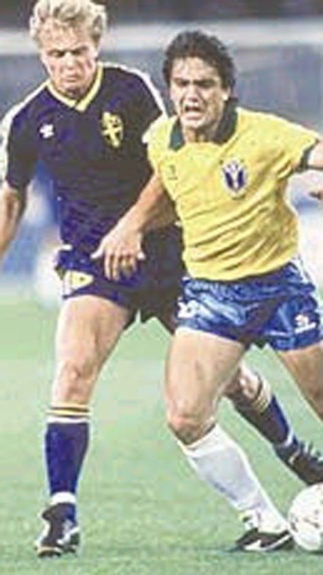1990: Brasil 2 x 1 Suécia - Stadio Delle Alpi