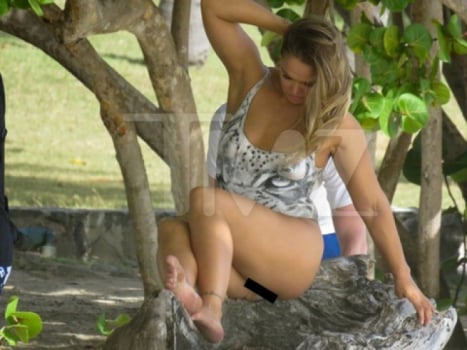 Ronda Rousey foi flagrado em ensaio sensual