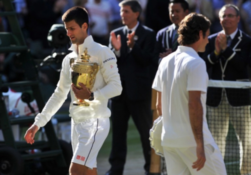 Djokovic foi novamente campeão sobre Federer ao vencer a final de Wimbledon de 2014