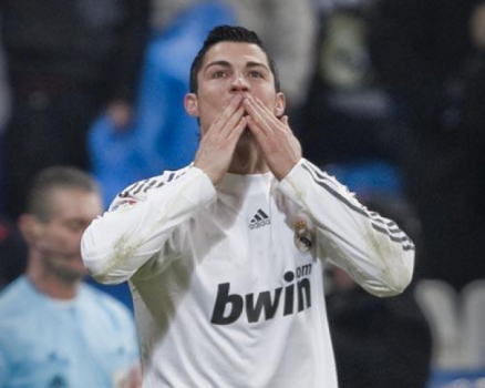CR7 manda beijos para os companheiros de Real