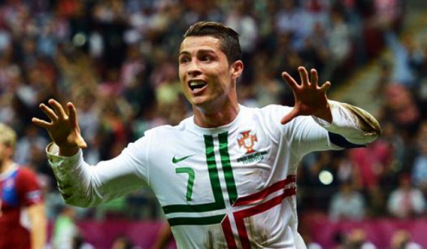 CR7 em comemoração por Portugal