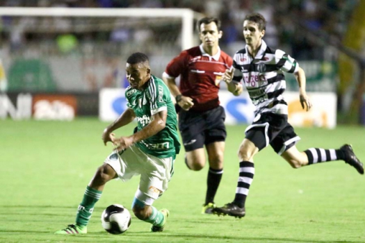 Com golaço de Gabriel Jesus, Palmeiras goleia o XV e encerra jejum
