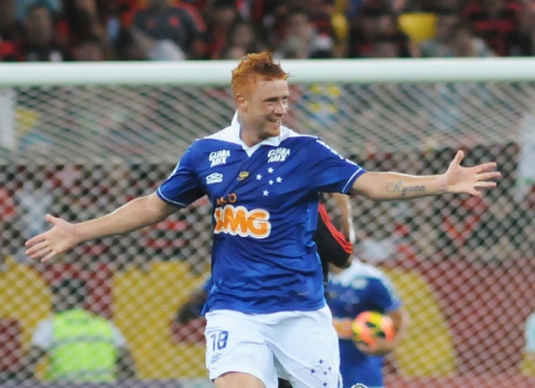 Gol do Souza - Flamengo x Cruzeiro (Foto: Rossana Fraga/ LANCE!Press)