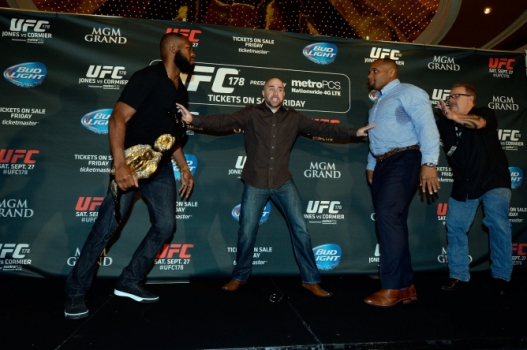 Jon Jones, Daniel Cormier (FOTO: Reprodução)
