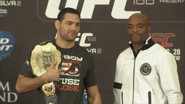 Chris Weidman e Anderson Silva (FOTO: Reprodução)