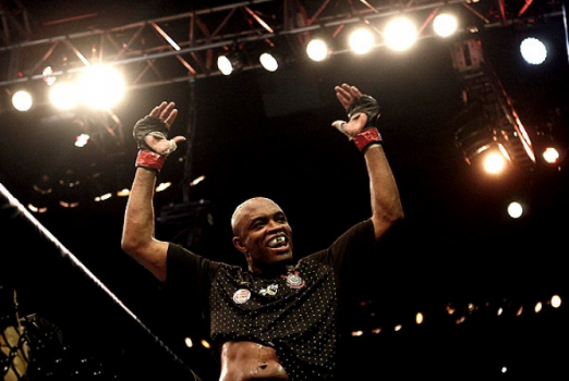 Anderson Silva comemora com a camisa do Corinthians (Foto: Antônio Lacerda/EFE)