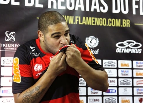 Adriano é apresentado pelo Flamengo (Foto: Ricardo Ramos)