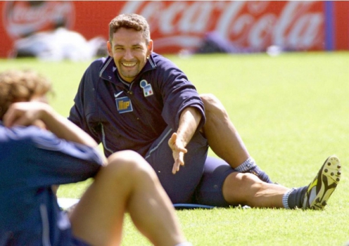 O meia italiano Roberto Baggio superou Romário e foi eleito o melhor do mundo em 1993 (AFP/Gerard JULIEN)