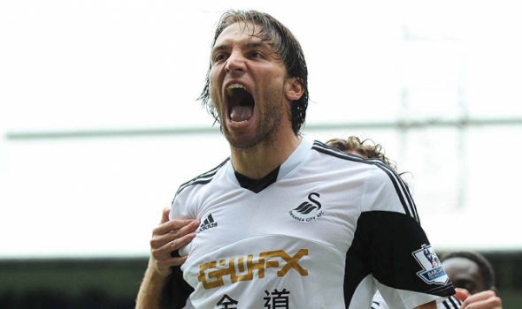 Miguel Michu do Swansea City comemorando o primeiro gol de seu time no jogo contra o Crystal Palace pela Premier League (Foto: Olly Greenwood/AFP)