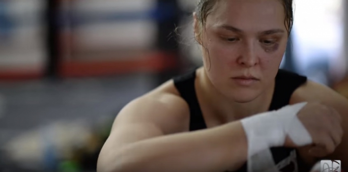 Ronda Rousey aparece de olho roxo em treinamento pré-UFC 193 (FOTO: Reprodução)