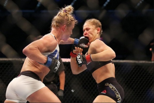 Ronda Rousey foi nocauteada por Holly Holm (FOTO: Reprodução)