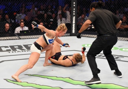 Ronda Rousey foi nocauteada por Holly Holm (FOTO: Reprodução)