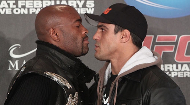 Anderson Silva e Vitor Belfort se enfrentaram no UFC 126 (FOTO: UFC)
