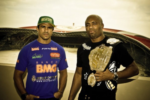 Anderson Silva e Vitor Belfort se enfrentaram no UFC 126 (FOTO: UFC)