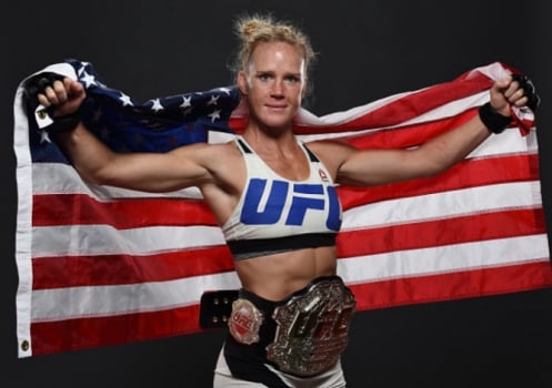 Holly Holm é a nova campeã do UFC (FOTO: UFC)