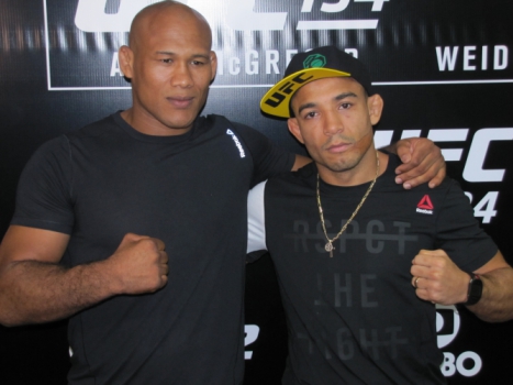 José Aldo e Ronaldo Jacaré em Media Day do UFC 194 (FOTO: Luis Fernando Coutinho)
