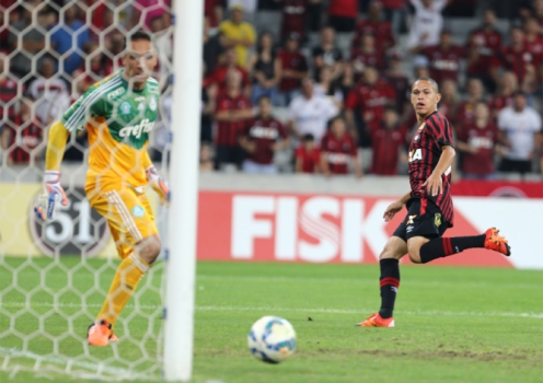 VÍDEO:  Gols, Atlético-PR 3 x 3 Palmeiras - Brasileirão Série A 18/11/2015