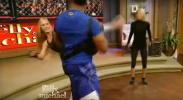 Holly Holm ensina chute alto a apresentador nos Estados Unidos (FOTO: Reprodução)