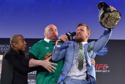 McGregor rouba cinturão de Aldo em último dia de turnê mundial (FOTO: Reprodução)