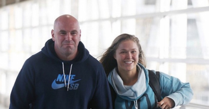 Dana White ao lado de Ronda Rousey (FOTO: Reprodução)
