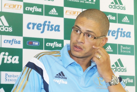 Alex lista Pelé, Messi e dinamarquês entre os maiores atletas da história