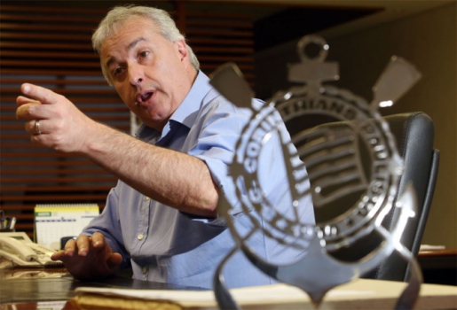 Em meio a indefinições, presidente do Corinthians passará festas nos EUA