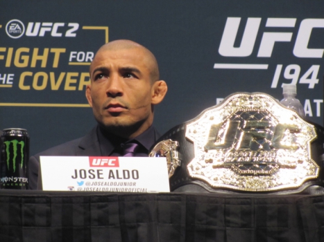 José Aldo encara Conor McGregor no UFC 194