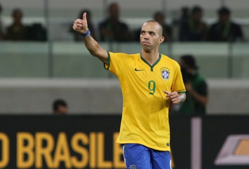 Diego Tardelli deixou o Atlético-MG para marcar seus gols pelo Shandong Luneng