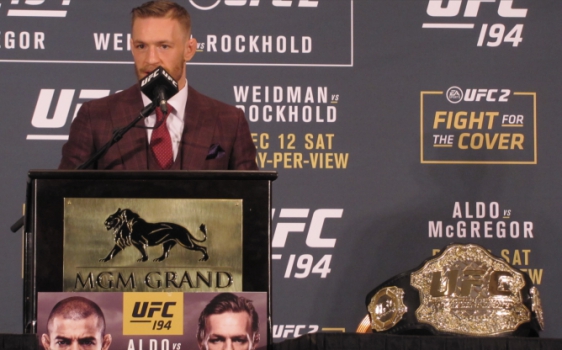 Conor McGregor é o novo campeão absoluto dos penas do UFC (FOTO: Luis Fernando Coutinho)