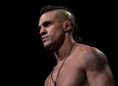 Vitor Belfort disputou cinturão contra Chris Weidman, perdeu, mas depois nocauteou Dan Henderson em São Paulo