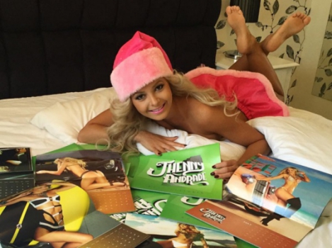 Jhenny Andrade é ring girl oficial do UFC no Brasil (FOTO: Reprodução)