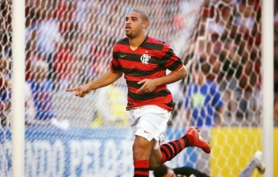 Adriano foi o camisa 10 do Flamengo em 2009